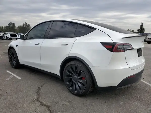 7SAYGDEF8NF507274 2022 TESLA MODEL Y - Image 2