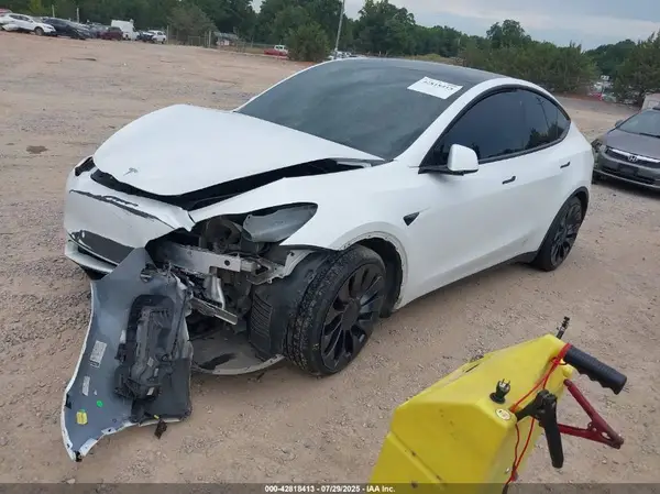 7SAYGDEF8NF515438 2022 TESLA MODEL Y - Image 2