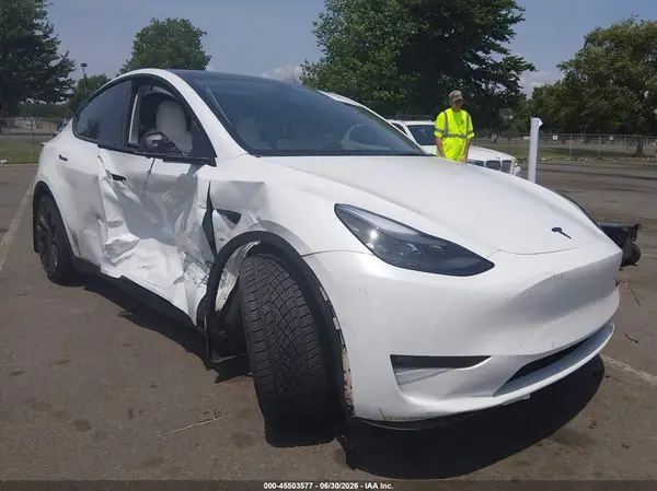 7SAYGDEF8NF517481 2022 TESLA MODEL Y - Image 1