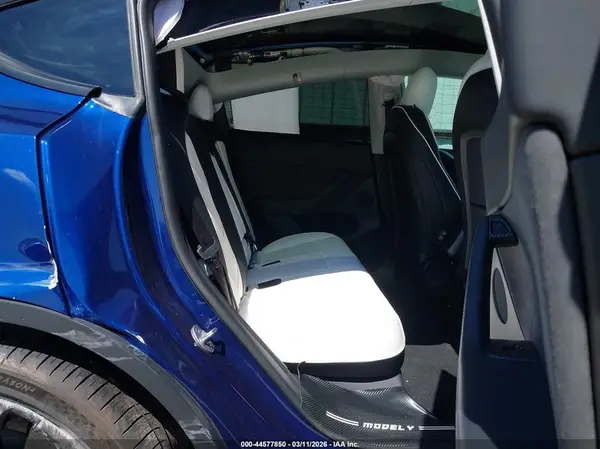 7SAYGDEF8NF531297 2022 TESLA MODEL Y - Image 8