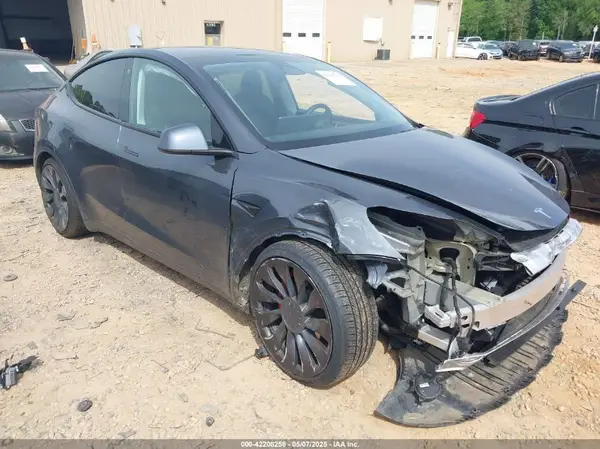 7SAYGDEF8NF541196 2022 TESLA MODEL Y - Image 1
