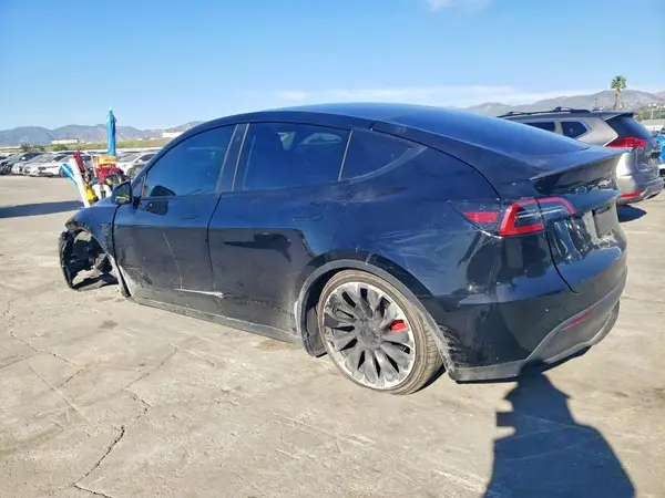 7SAYGDEF8NF541392 2022 TESLA MODEL Y - Image 2