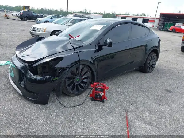 7SAYGDEF8NF545894 2022 TESLA MODEL Y - Image 2