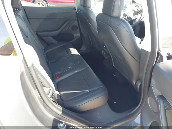 7SAYGDEF8NF545927 2022 TESLA MODEL Y - Image 8