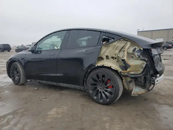 7SAYGDEF8NF548830 2022 TESLA MODEL Y - Image 2
