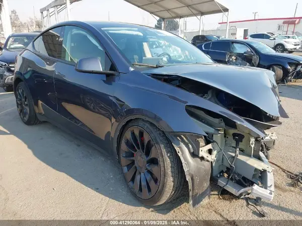 7SAYGDEF8NF551694 2022 TESLA MODEL Y - Image 1