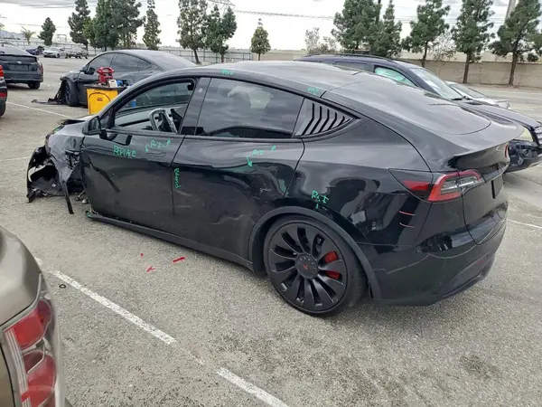 7SAYGDEF8NF552246 2022 TESLA MODEL Y - Image 2