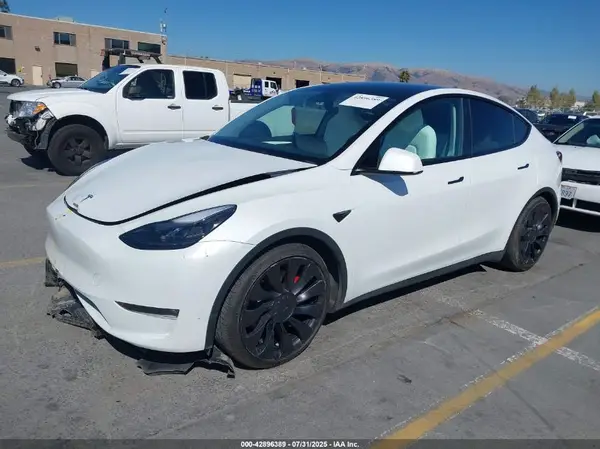 7SAYGDEF8NF557737 2022 TESLA MODEL Y - Image 2