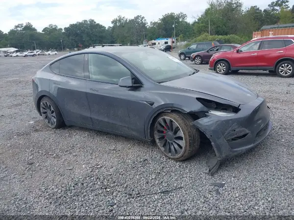 7SAYGDEF8NF560914 2022 TESLA MODEL Y - Image 1