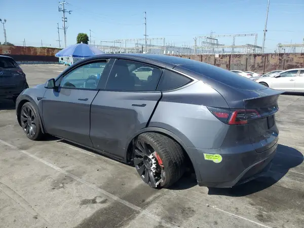 7SAYGDEF8NF560931 2022 TESLA MODEL Y - Image 2