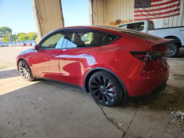 7SAYGDEF8NF563778 2022 TESLA MODEL Y - Image 2