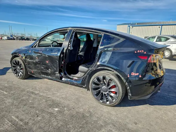 7SAYGDEF8NF564574 2022 TESLA MODEL Y - Image 2
