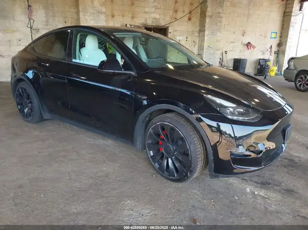7SAYGDEF8NF564980 2022 TESLA MODEL Y - Image 1