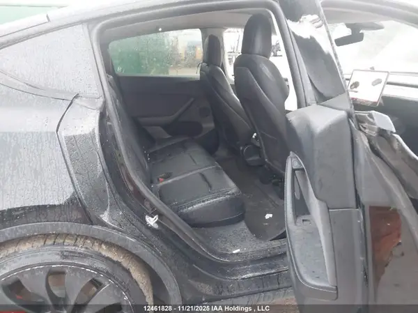 7SAYGDEF8NF565630 2022 TESLA MODEL Y - Image 8
