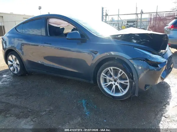 7SAYGDEF8PA048702 2023 TESLA MODEL Y - Image 1