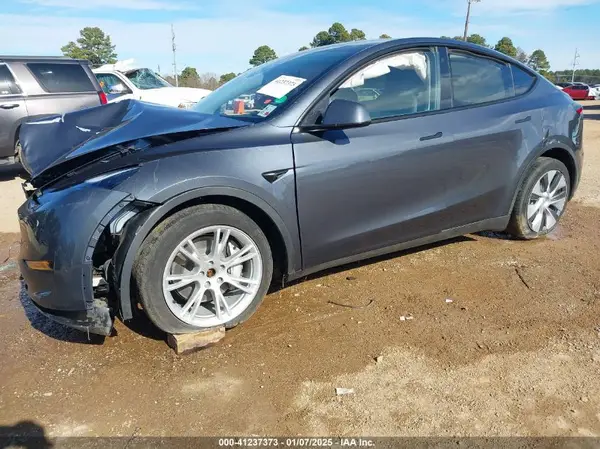 7SAYGDEF8PA048702 2023 TESLA MODEL Y - Image 2