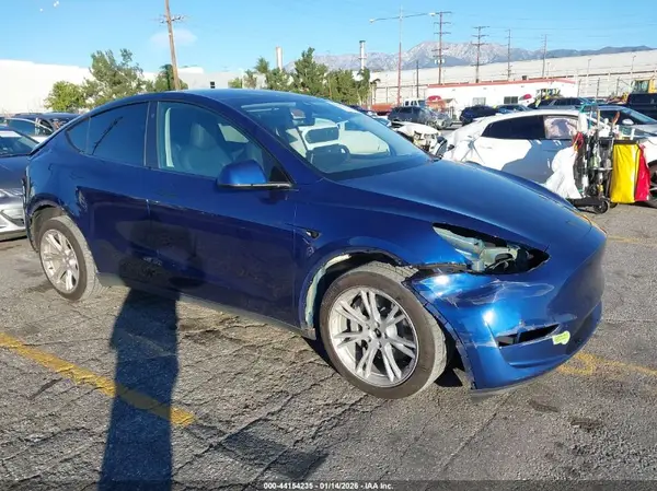 7SAYGDEF8PA052748 2023 TESLA MODEL Y - Image 1