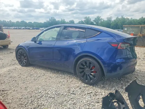 7SAYGDEF8PF584424 2023 TESLA MODEL Y - Image 2