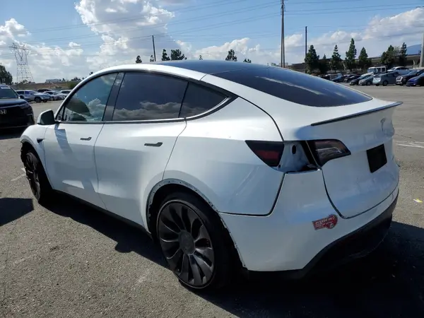 7SAYGDEF8PF645738 2023 TESLA MODEL Y - Image 2