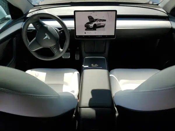 7SAYGDEF8PF645738 2023 TESLA MODEL Y - Image 8