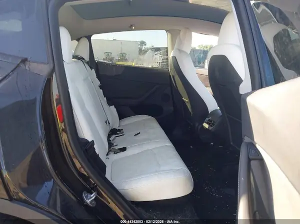 7SAYGDEF8PF662376 2023 TESLA MODEL Y - Image 8