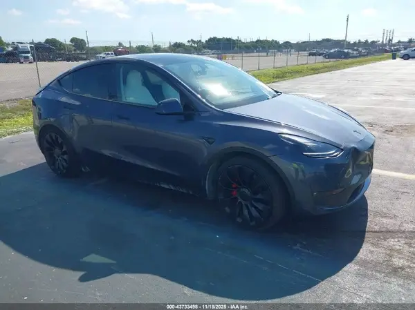 7SAYGDEF8PF700852 2023 TESLA MODEL Y - Image 1