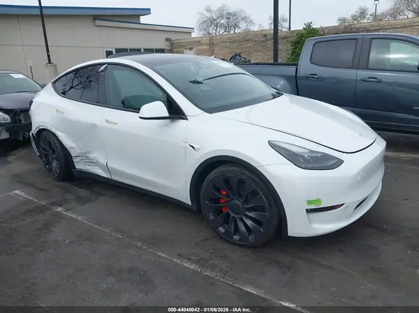 7SAYGDEF8PF738971 2023 TESLA MODEL Y - Image 1
