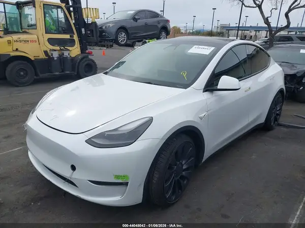 7SAYGDEF8PF738971 2023 TESLA MODEL Y - Image 2