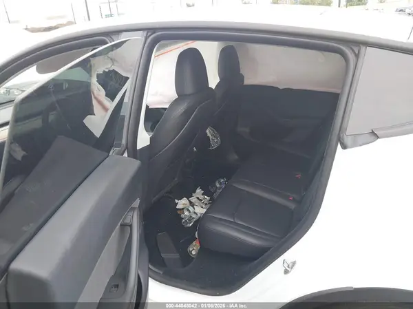 7SAYGDEF8PF738971 2023 TESLA MODEL Y - Image 8