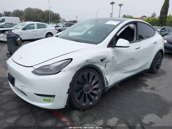 7SAYGDEF8PF800742 2023 TESLA MODEL Y - Image 2