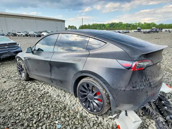 7SAYGDEF8PF806850 2023 TESLA MODEL Y - Image 2