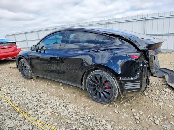 7SAYGDEF8PF811854 2023 TESLA MODEL Y - Image 2