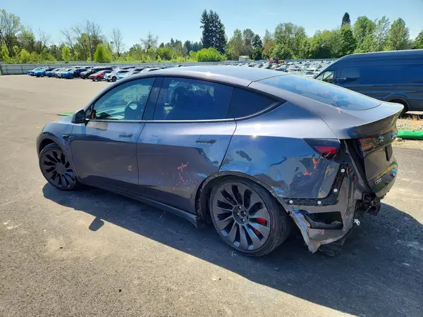 7SAYGDEF8PF826063 2023 TESLA MODEL Y - Image 2