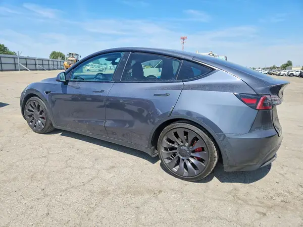 7SAYGDEF8PF829318 2023 TESLA MODEL Y - Image 2
