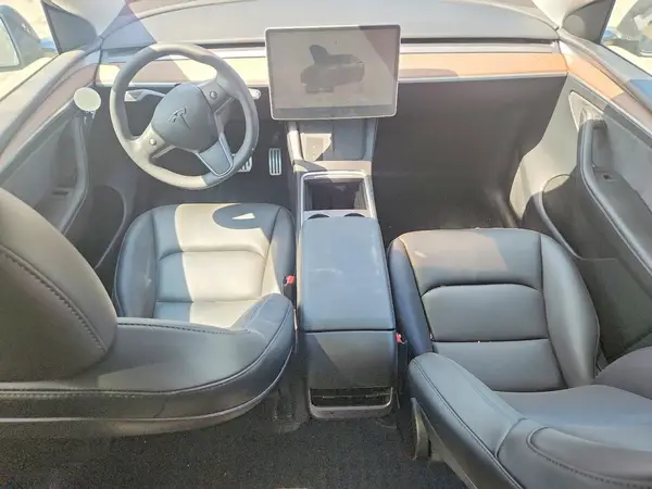 7SAYGDEF8PF829318 2023 TESLA MODEL Y - Image 8