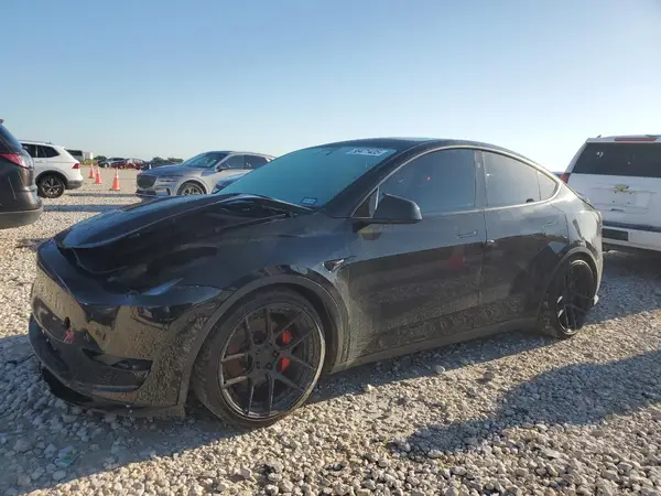 7SAYGDEF8PF832560 2023 TESLA MODEL Y - Image 1