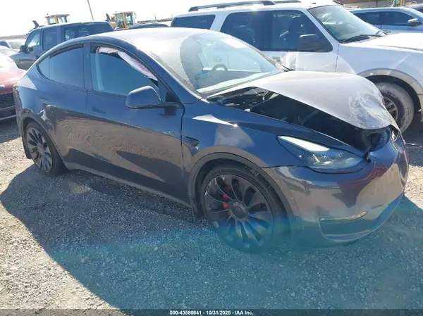 7SAYGDEF8PF863923 2023 TESLA MODEL Y - Image 1