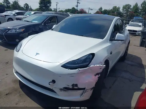 7SAYGDEF8PF870189 2023 TESLA MODEL Y - Image 2
