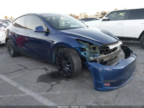 7SAYGDEF8PF887526 2023 TESLA MODEL Y - Image 1