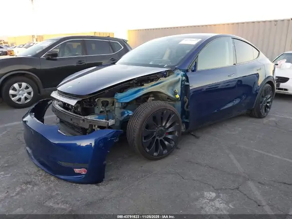 7SAYGDEF8PF887526 2023 TESLA MODEL Y - Image 2