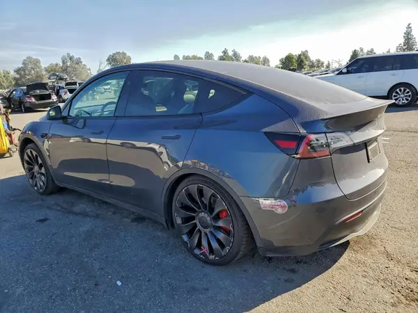 7SAYGDEF8PF898560 2023 TESLA MODEL Y - Image 2