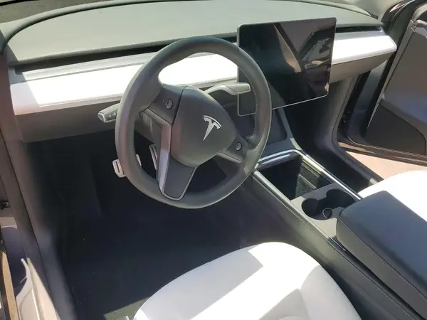 7SAYGDEF8PF905703 2023 TESLA MODEL Y - Image 8