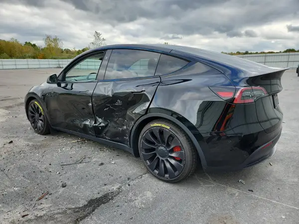 7SAYGDEF8PF918676 2023 TESLA MODEL Y - Image 2