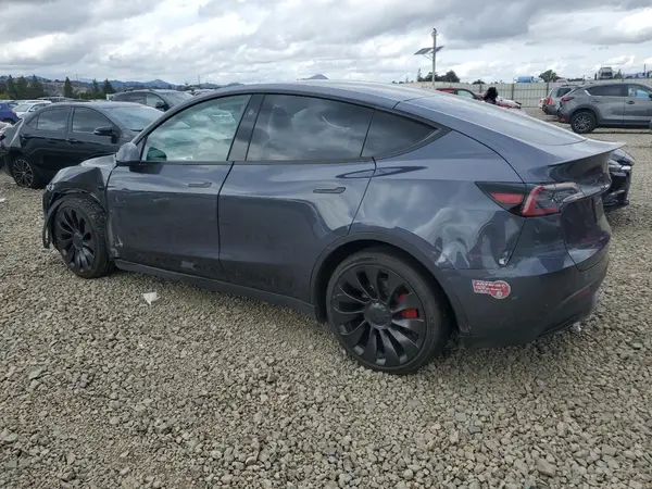 7SAYGDEF8PF922288 2023 TESLA MODEL Y - Image 2