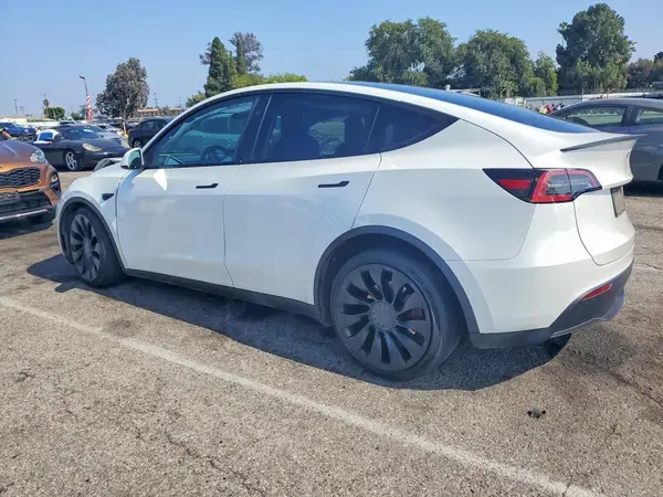 7SAYGDEF8PF924297 2023 TESLA MODEL Y - Image 2