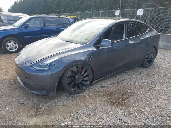 7SAYGDEF8PF936241 2023 TESLA MODEL Y - Image 2