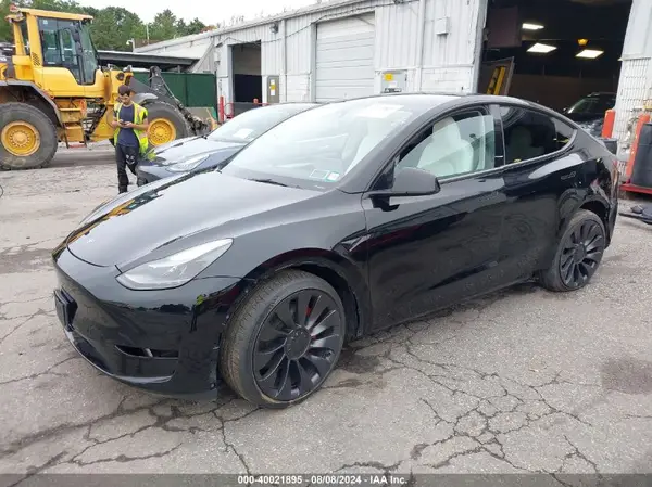 7SAYGDEF8PF967702 2023 TESLA MODEL Y - Image 2