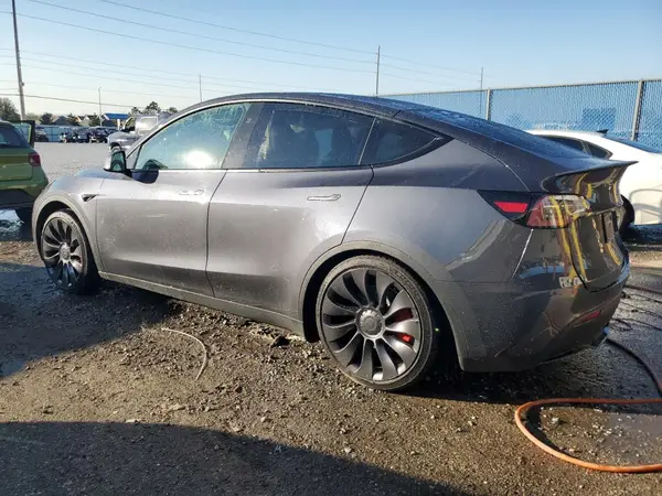 7SAYGDEF8PF968218 2023 TESLA MODEL Y - Image 2