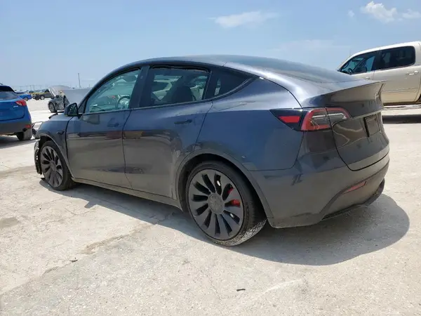 7SAYGDEF8RA262981 2024 TESLA MODEL Y - Image 2