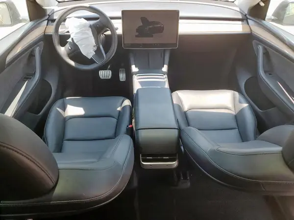 7SAYGDEF8RA262981 2024 TESLA MODEL Y - Image 8